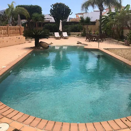 - 3 Bedroom - Sleeps 8 - R130