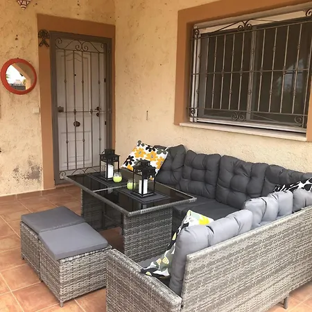 - 3 Bedroom - Sleeps 8 - R130 Villa Turre