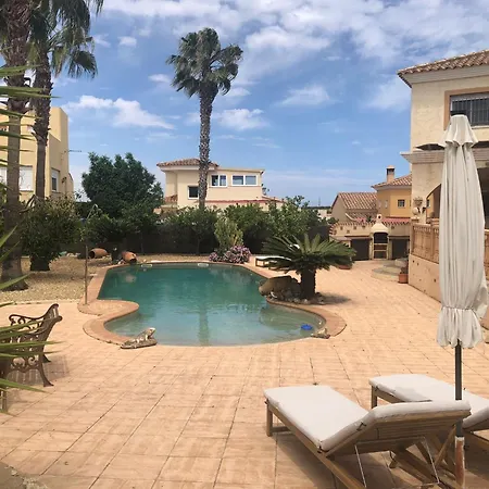 Villa - 3 Bedroom - Sleeps 8 - R130 Turre