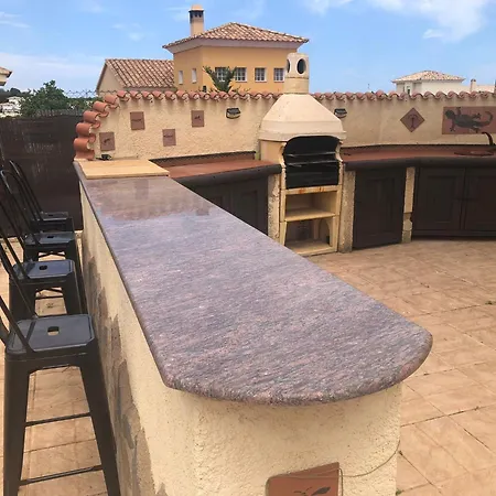 - 3 Bedroom - Sleeps 8 - R130 *