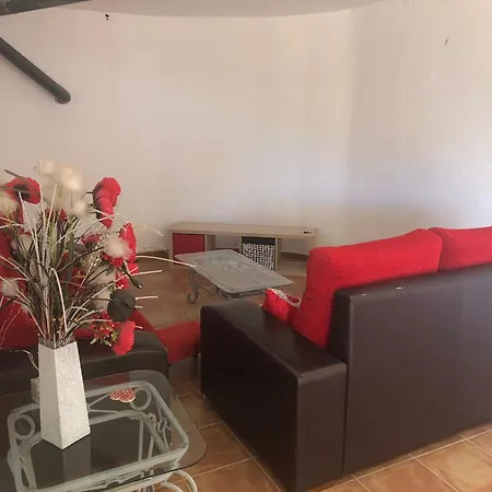 - 3 Bedroom - Sleeps 8 - R130 Villa