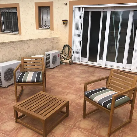 Villa - 3 Bedroom - Sleeps 8 - R130 *