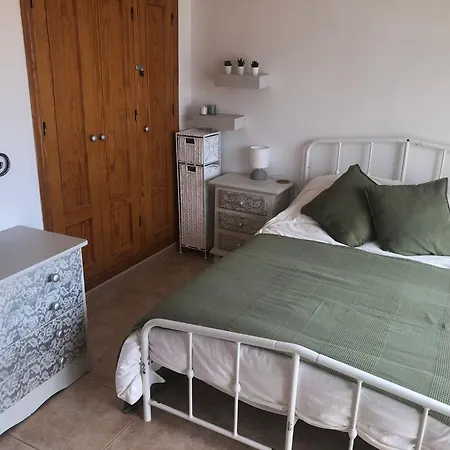 - 3 Bedroom - Sleeps 8 - R130 Villa Turre