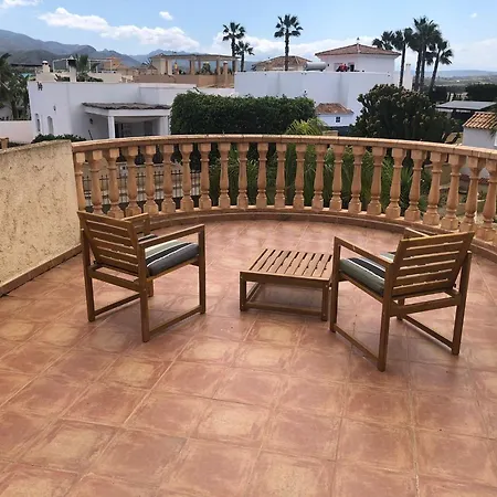 - 3 Bedroom - Sleeps 8 - R130