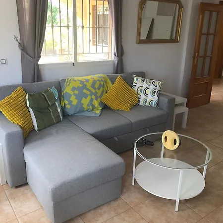 Villa - 3 Bedroom - Sleeps 8 - R130 *
